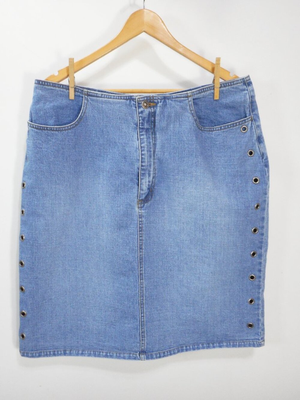 Vintage LA Blues Denim Skirt Sz 18W Y2K Knee Length Pencil Rivet Bare Back